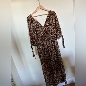 SUPERFOXX | EUC animal print Women’s Large light weight DRESS